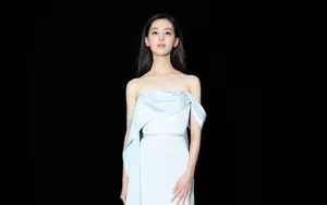 陈都灵性感抹胸裙图片_4