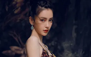 angelababy性感吊带裙壁纸_3