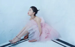周冬雨粉色纱裙甜美壁纸_2