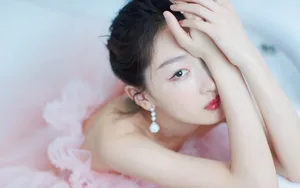 周冬雨粉色纱裙甜美壁纸_5