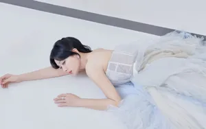 秦岚水嫩性感写真壁纸_2