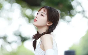 白净美女性感壁纸_2