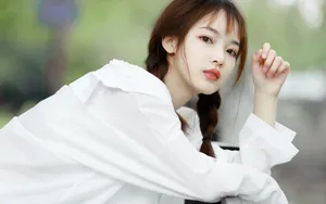 白净美女性感壁纸_3