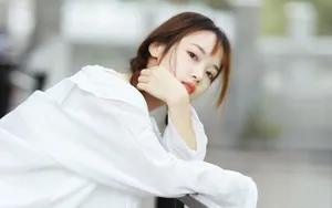 白净美女性感壁纸_4