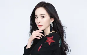杨幂白皙水嫩写真壁纸_2