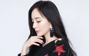 杨幂白皙水嫩写真壁纸_7