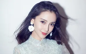 angelababy肉色白纱裙图片