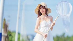 唯美户外白嫩美女图片_3