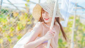 唯美户外白嫩美女图片_6