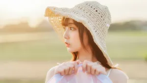 唯美户外白嫩美女图片_9
