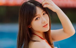泳池泳装美女图片_2