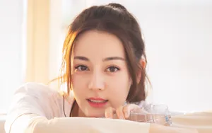 迪丽热巴甜美壁纸_4