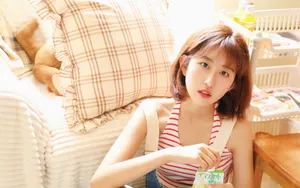 养眼短发美少女壁纸_3