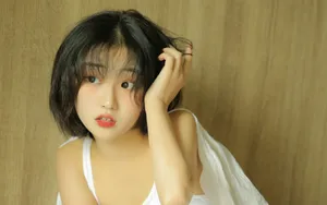 养眼短发美少女壁纸_4