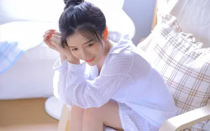 丸子头美女图片壁纸_3