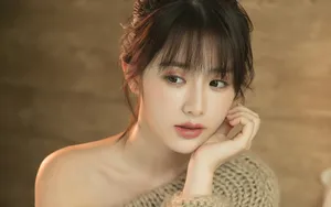 露肩毛衣美女图片壁纸_2