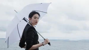 刘亦菲西装个性壁纸