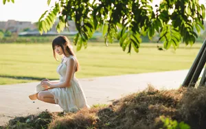 清新甜美萌妹户外写真图片_2