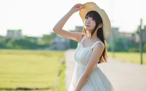 清新甜美萌妹户外写真图片_3
