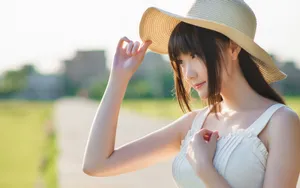 清新甜美萌妹户外写真图片_9
