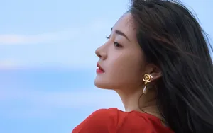 周洁琼海边甜美桌面壁纸_3