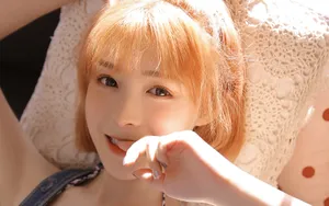 黄色头发美女清凉性感图片_3