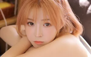黄色头发美女清凉性感图片_5