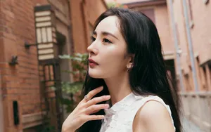 杨幂优雅迷人桌面壁纸_8