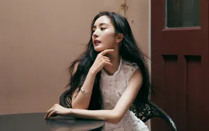 杨幂优雅迷人桌面壁纸_9