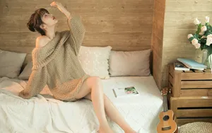 露肩性感毛衣美女图片_6