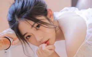 一字肩长裙美女性感写真图片_5
