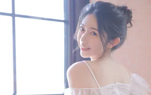一字肩长裙美女性感写真图片_8