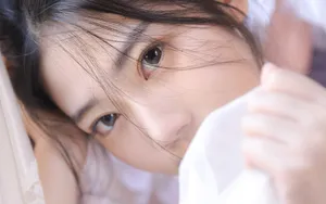 一字肩长裙美女性感写真图片_9