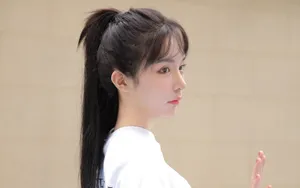 娇柔美女校花女神图片_2