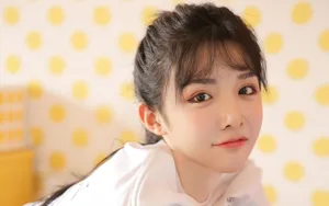 娇柔美女校花女神图片_8