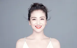 刘涛清新性感半身照壁纸_2