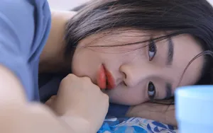 皮肤白皙的养眼女生头像图片