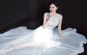 秦岚性感白裙壁纸