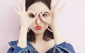 古力娜扎露肩性感图片_9