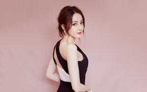 迪丽热巴优雅写真图片