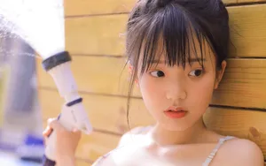 白嫩青春美少女图片壁纸第1张