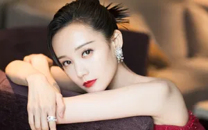 李一桐性感抹胸裙图片_5