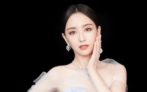 佟丽娅性感露背裙壁纸_6