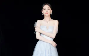 佟丽娅性感露背裙壁纸_7