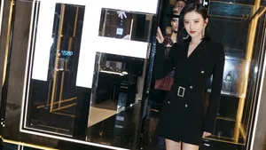 紧身衣美女景甜图片_4