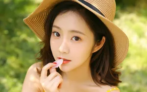 夏日吊带清凉美女图片_5