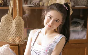 粉色美女性感图片壁纸_9
