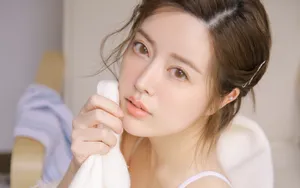 泳衣水灵水嫩美女图片_2