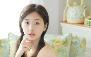 清纯吊带裙美女图片壁纸
