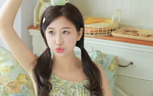 清纯吊带裙美女图片壁纸_5